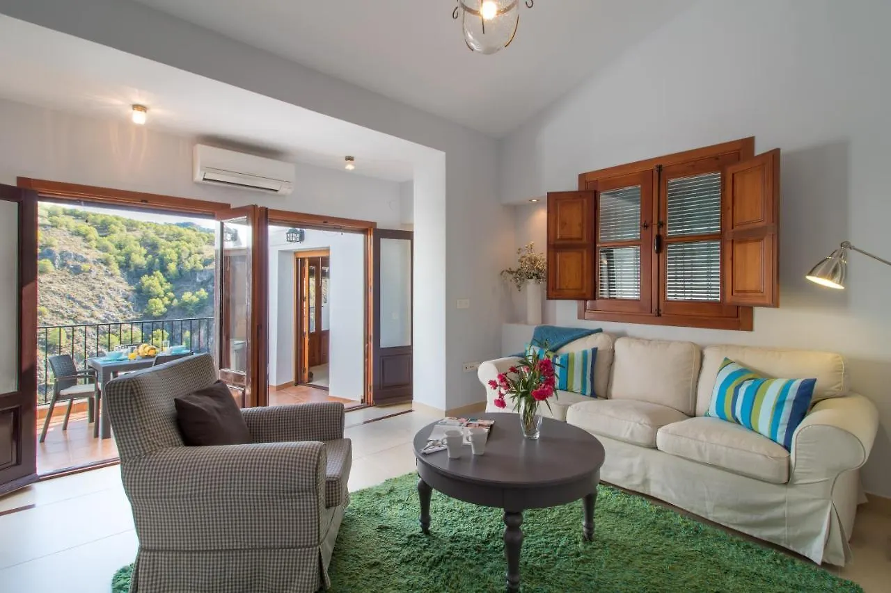 פריחיליאנה Quiet House In Village Center With Mountains Views