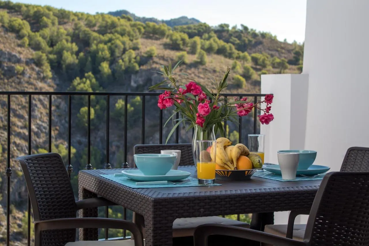 בית נופש פריחיליאנה Quiet House In Village Center With Mountains Views